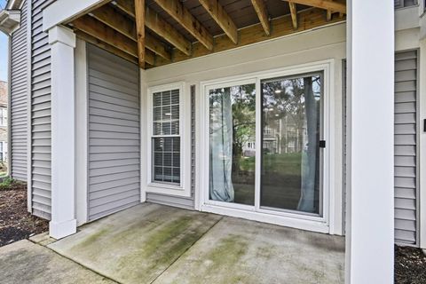 Tiny photo for 850 Spring Creek Court, Elk Grove Village, IL 60007 (MLS # 12620878)