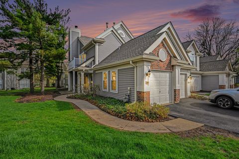 Photo of 850 Spring Creek Court, Elk Grove Village, IL 60007 (MLS # 12620878)