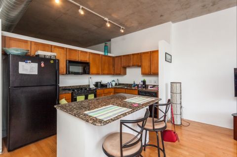 Tiny photo for 1000 N Kingsbury Street #104, Chicago, IL 60610 (MLS # 12604021)