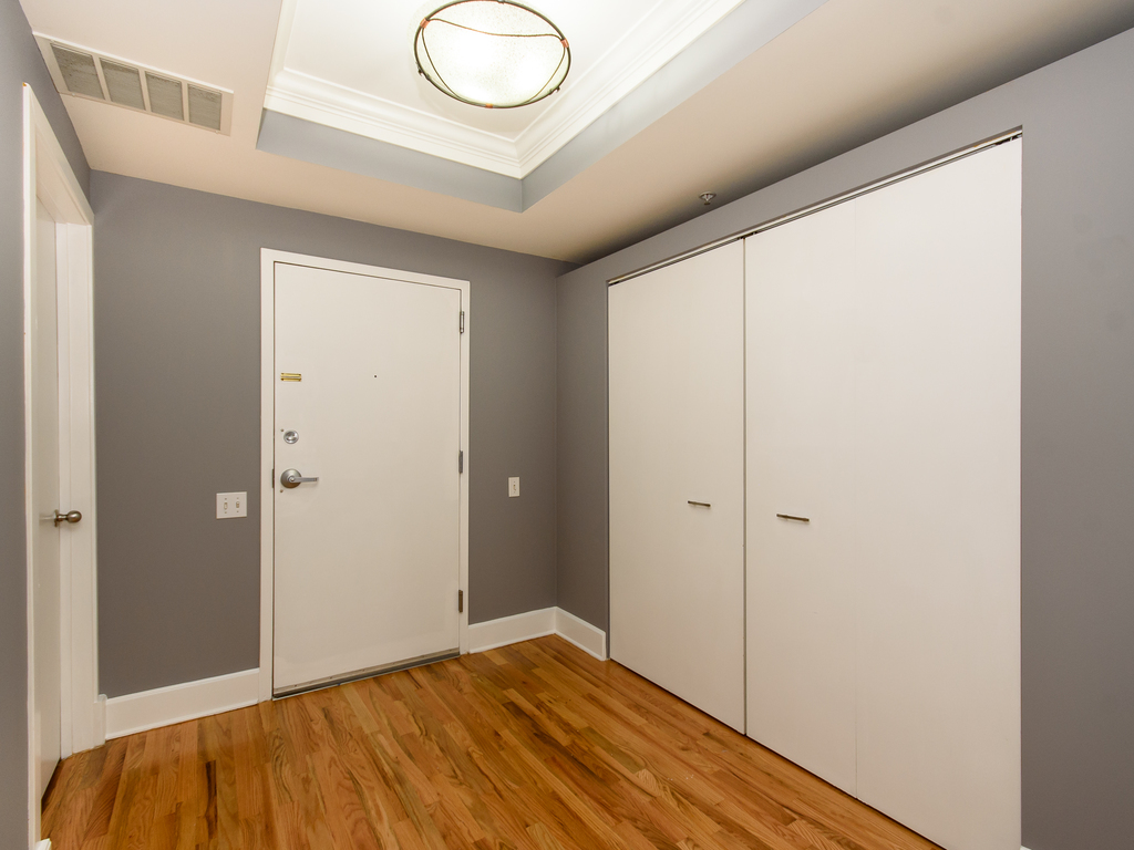 165 N CANAL Street 828