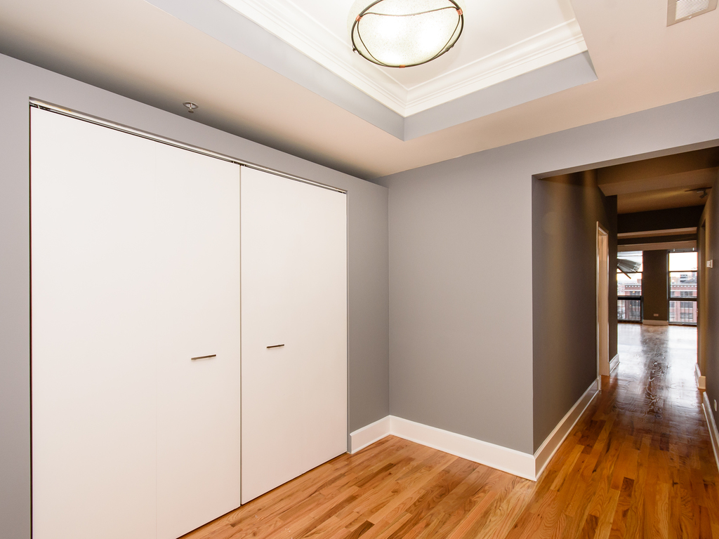 165 N CANAL Street 828