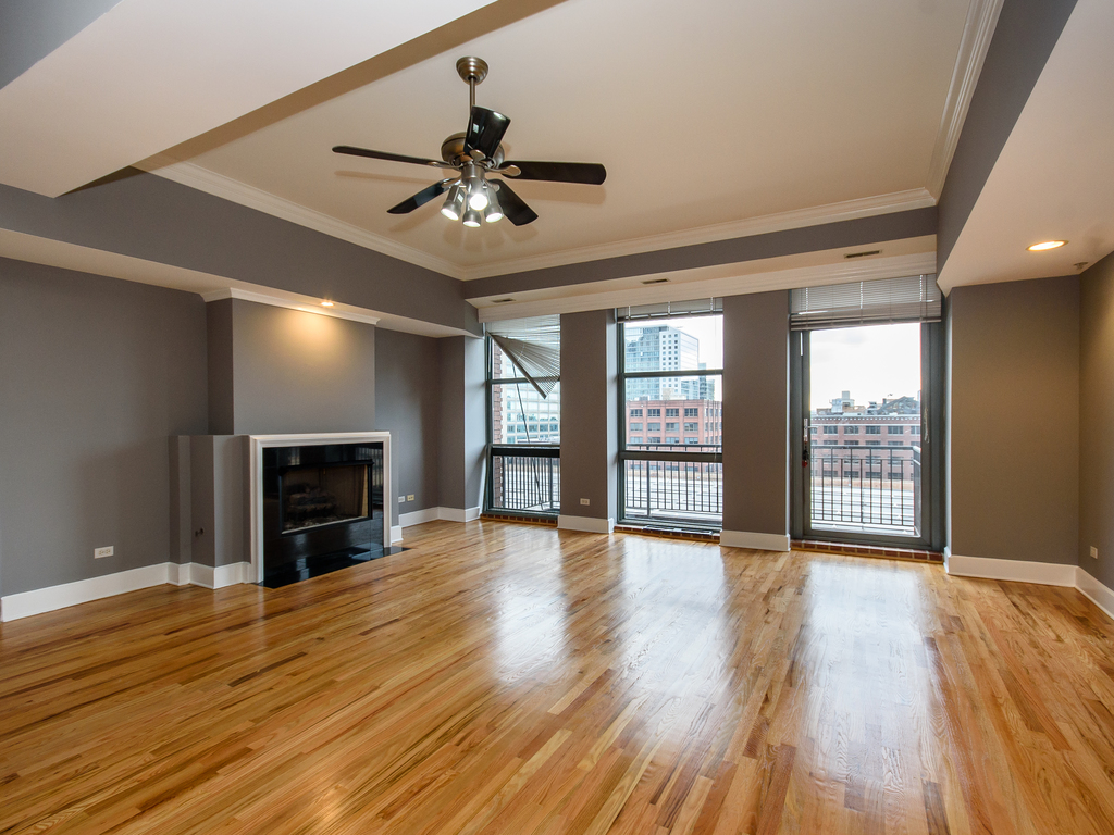 165 N CANAL Street 828