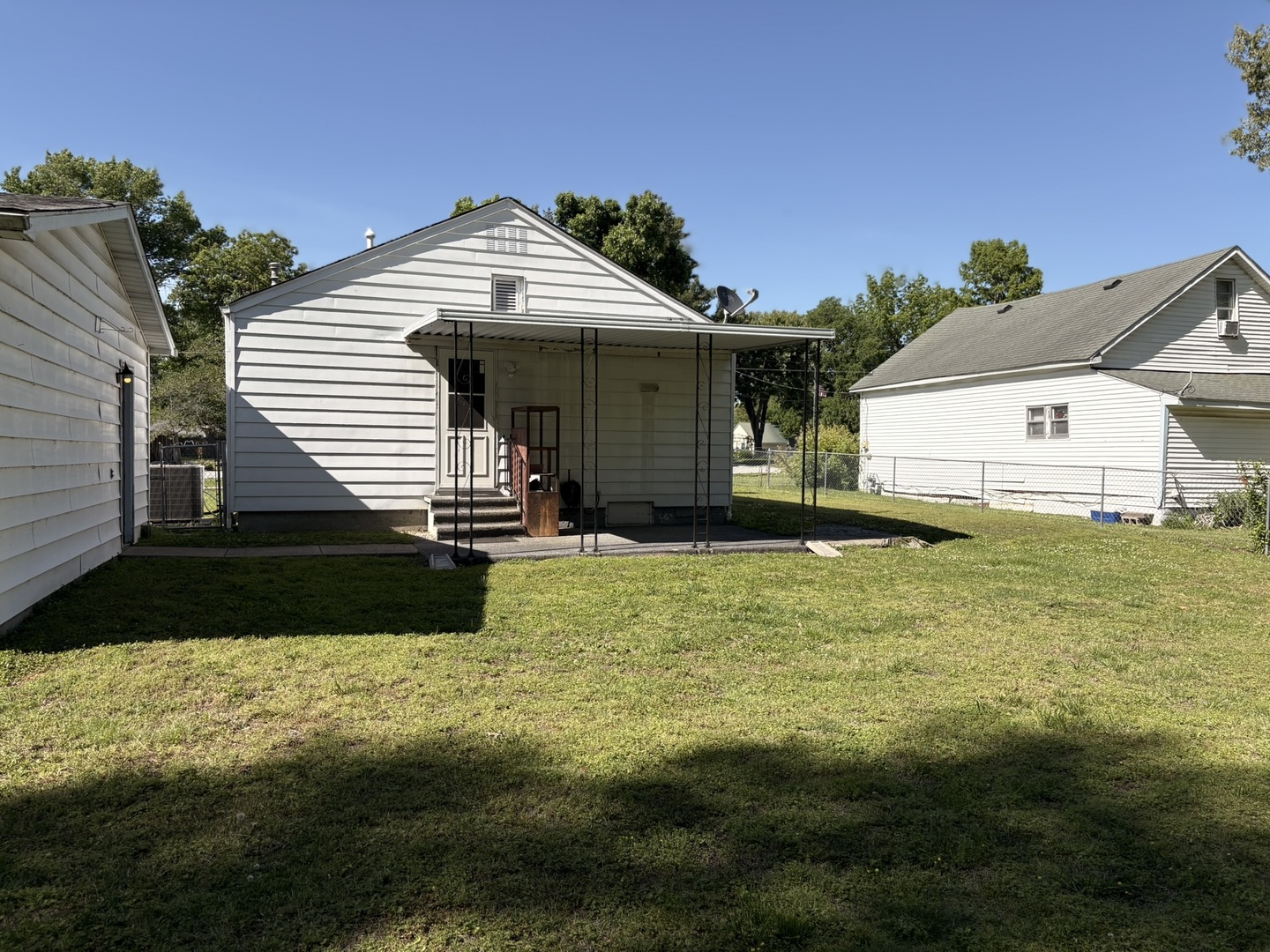 114 W Parrish Street