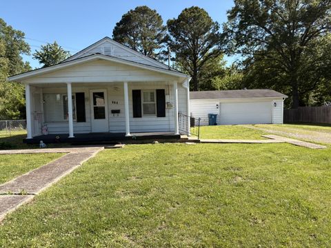 Photo of 114 W Parrish Street, Benton, IL 62812 (MLS # 12644578)