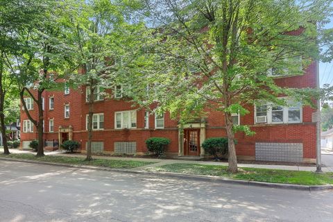 Photo of 3707 W CULLOM Avenue #1, Chicago, IL 60618 (MLS # 12480743)