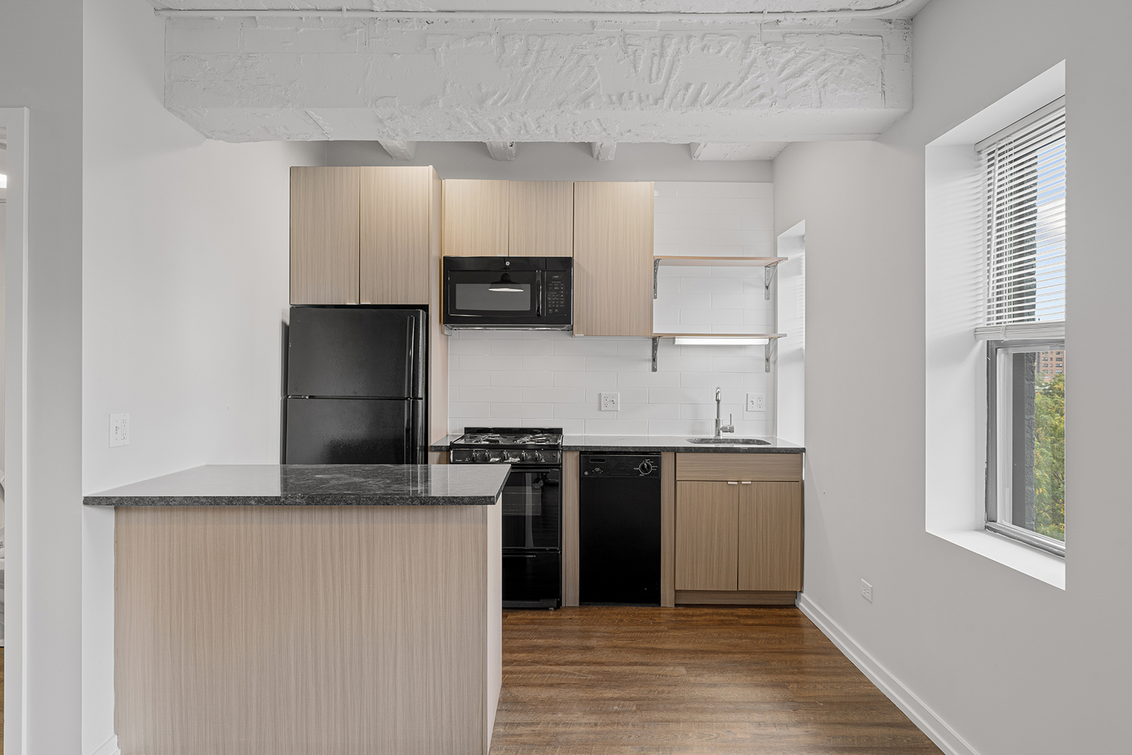 5718 N Winthrop Avenue 802