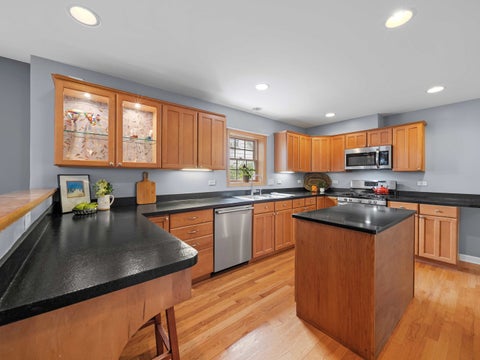 Tiny photo for 2126 Hickory Court, Glenview, IL 60025 (MLS # 12734928)