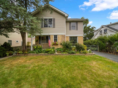 Photo of 2126 Hickory Court, Glenview, IL 60025 (MLS # 12734928)