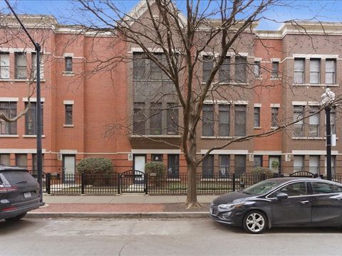 842 W 15th Place Chicago IL 60608