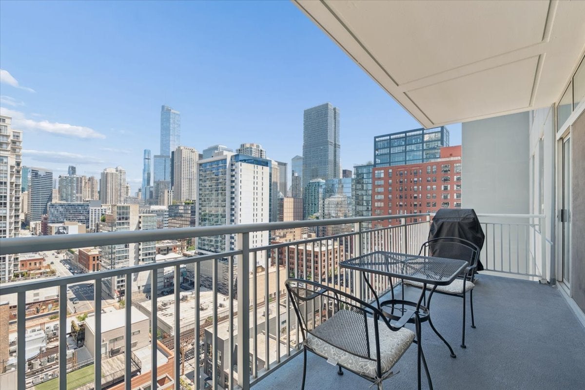 330 W Grand Avenue 1707