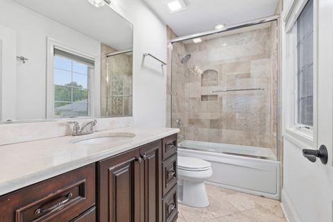 Tiny photo for 1736 Brian Grant Court, Downers Grove, IL 60516 (MLS # 12692340)