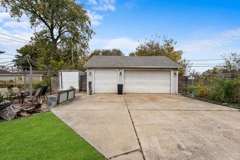 A home in Lyons