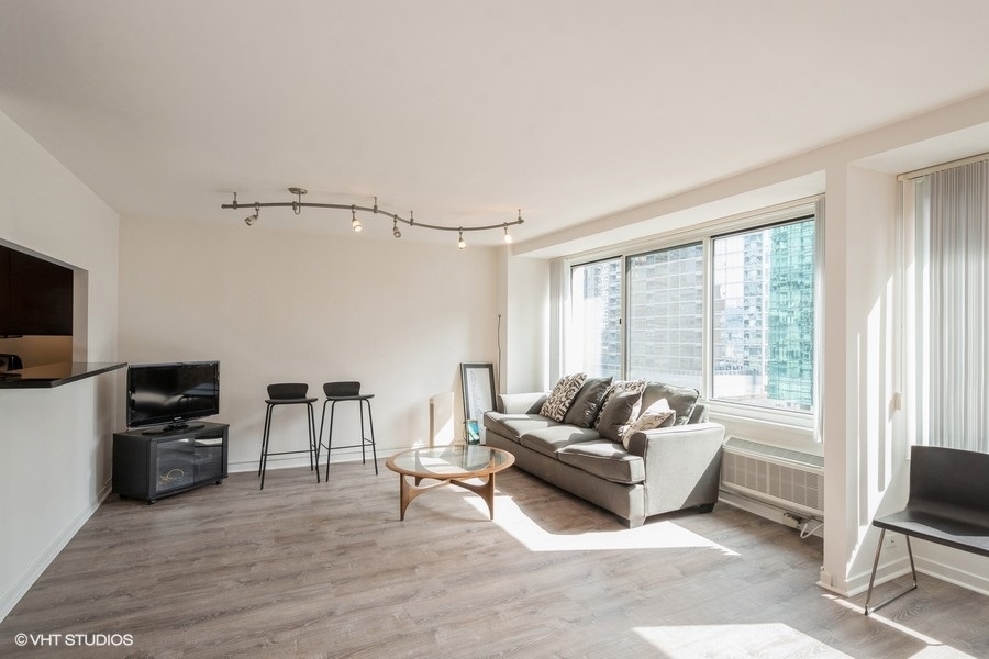 211 E Ohio Street 2012