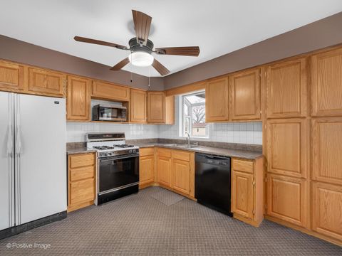 Tiny photo for 8110 Norwood Court, Woodridge, IL 60517 (MLS # 12614638)