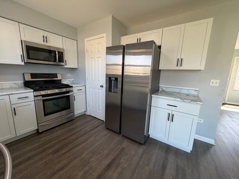 Tiny photo for 2 Beaver Creek Court, Bolingbrook, IL 60490 (MLS # 12598285)