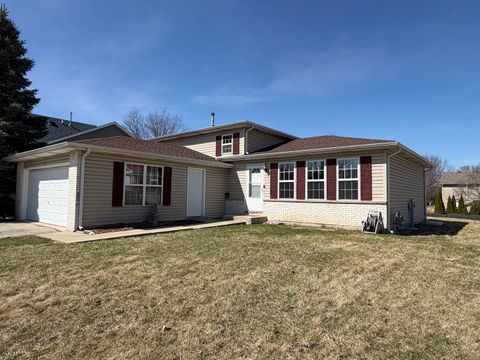 Tiny photo for 2 Beaver Creek Court, Bolingbrook, IL 60490 (MLS # 12598285)