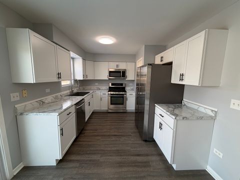 Tiny photo for 2 Beaver Creek Court, Bolingbrook, IL 60490 (MLS # 12598285)