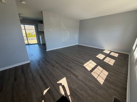 Tiny photo for 2 Beaver Creek Court, Bolingbrook, IL 60490 (MLS # 12598285)