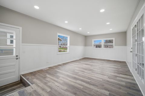 Tiny photo for 249 Shawnee Drive, Carol Stream, IL 60188 (MLS # 12607880)