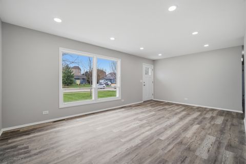 Tiny photo for 249 Shawnee Drive, Carol Stream, IL 60188 (MLS # 12607880)