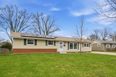 Tiny photo for 249 Shawnee Drive, Carol Stream, IL 60188 (MLS # 12607880)