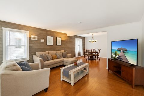 Tiny photo for 2321 Lee Street, Evanston, IL 60202 (MLS # 12521016)