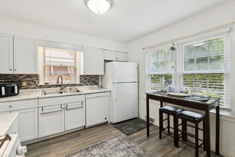 Tiny photo for 2321 Lee Street, Evanston, IL 60202 (MLS # 12521016)