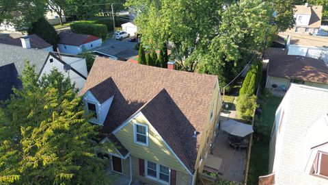 Tiny photo for 2321 Lee Street, Evanston, IL 60202 (MLS # 12521016)