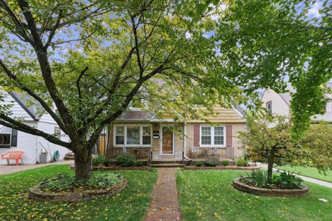 Photo of 2321 Lee Street, Evanston, IL 60202 (MLS # 12521016)