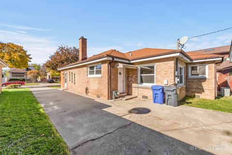 Tiny photo for 4343 Amelia Avenue, Lyons, IL 60534 (MLS # 12517050)