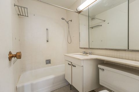 Tiny photo for 400 E RANDOLPH Street #3212, Chicago, IL 60601 (MLS # 12460195)