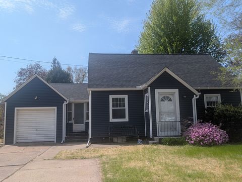 Photo of 630 32nd Avenue, Moline, IL 61265 (MLS # 12626990)