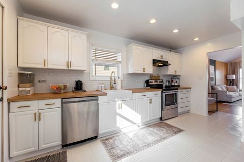 Tiny photo for 15020 Park Avenue, Oak Forest, IL 60452 (MLS # 12552912)