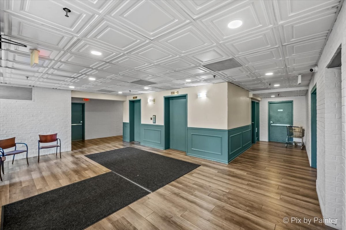 1450 Plymouth Lane 203
