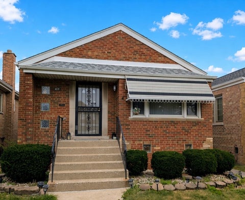 Photo of 6639 S Knox Avenue, Chicago, IL 60629 (MLS # 12752213)