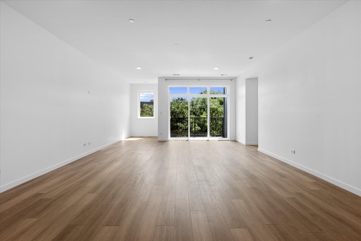 204 S Leavitt Street 201