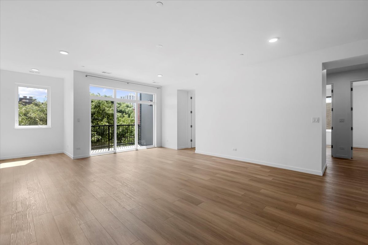 204 S Leavitt Street 201