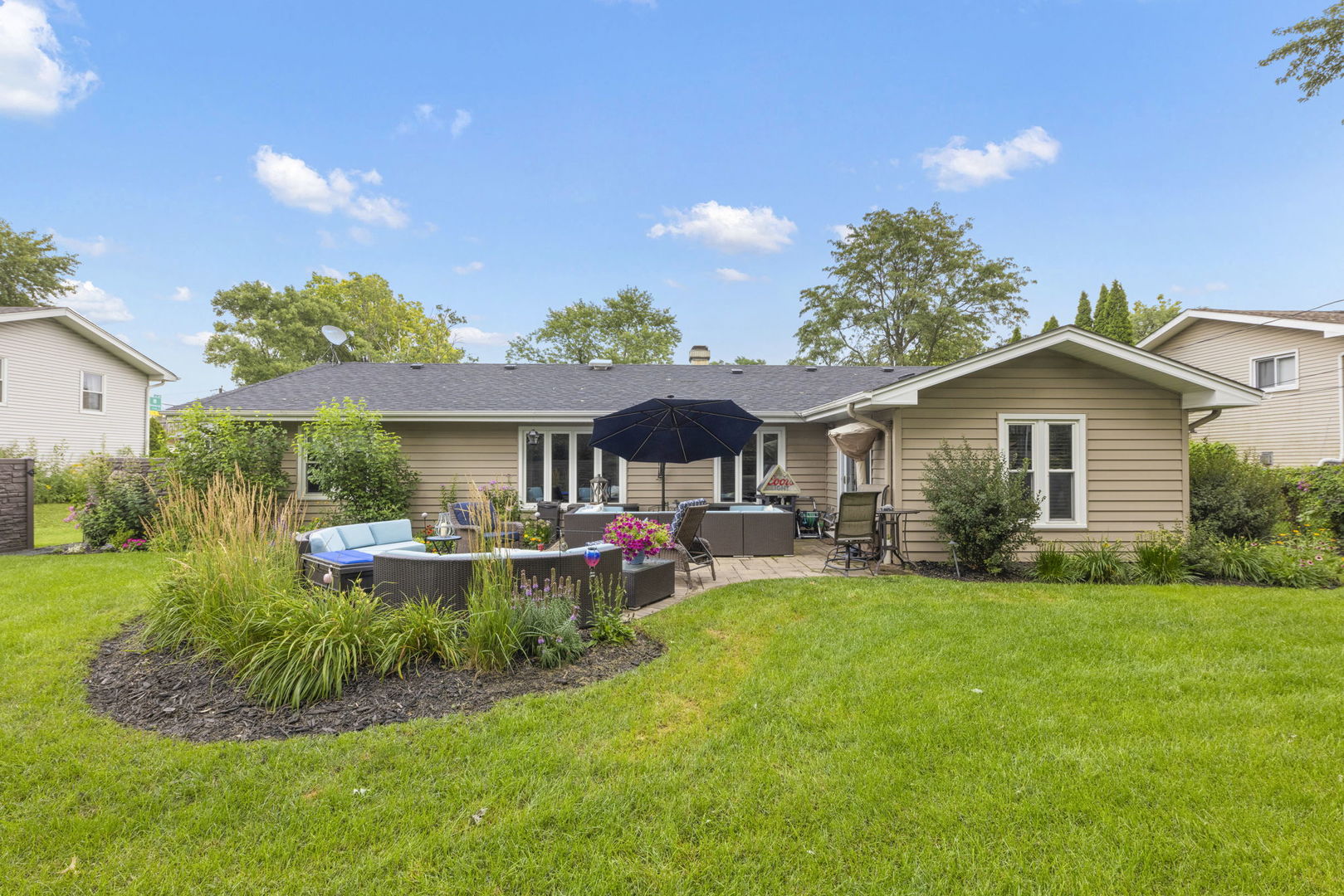 2S070 Colonial Lane