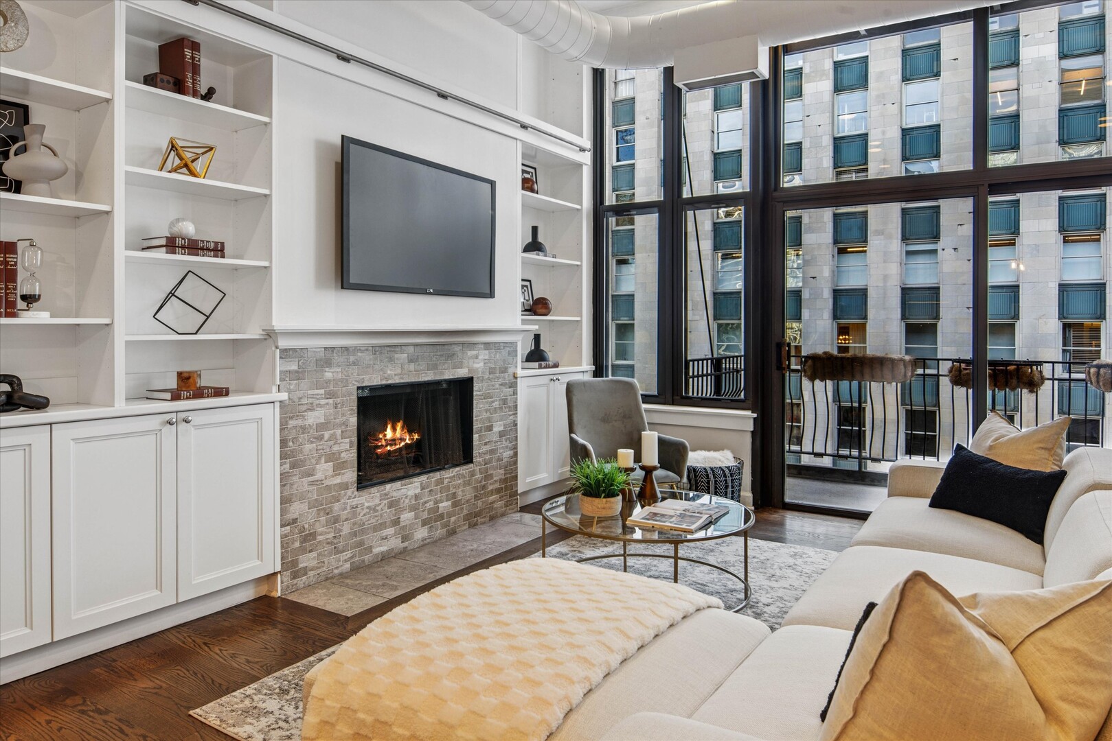 333 W Hubbard Street 808