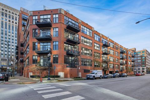 Photo of 333 W Hubbard Street #808, Chicago, IL 60654 (MLS # 12517630)