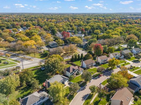 Tiny photo for 73 Venetian Way Circle, Wheaton, IL 60189 (MLS # 12504670)