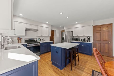 Tiny photo for 73 Venetian Way Circle, Wheaton, IL 60189 (MLS # 12504670)