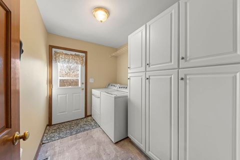 Tiny photo for 73 Venetian Way Circle, Wheaton, IL 60189 (MLS # 12504670)