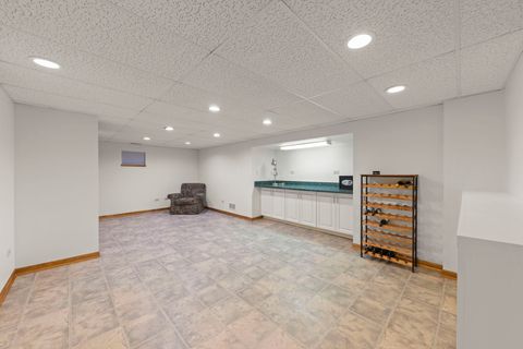 Tiny photo for 73 Venetian Way Circle, Wheaton, IL 60189 (MLS # 12504670)