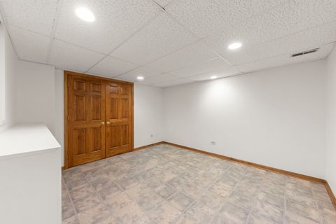 Tiny photo for 73 Venetian Way Circle, Wheaton, IL 60189 (MLS # 12504670)