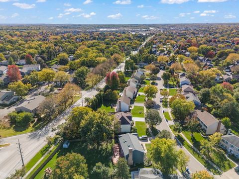 Tiny photo for 73 Venetian Way Circle, Wheaton, IL 60189 (MLS # 12504670)