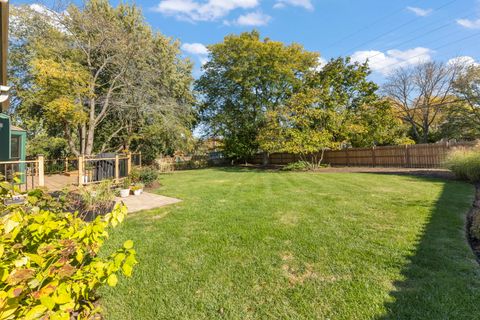 Tiny photo for 73 Venetian Way Circle, Wheaton, IL 60189 (MLS # 12504670)