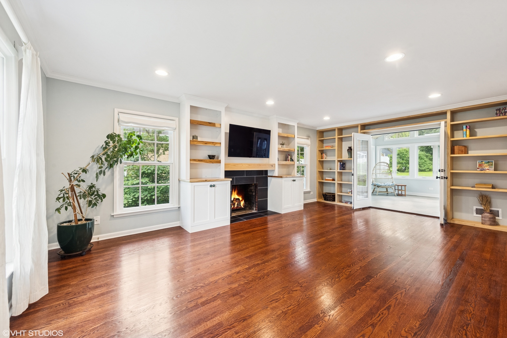 220 E Elm Street