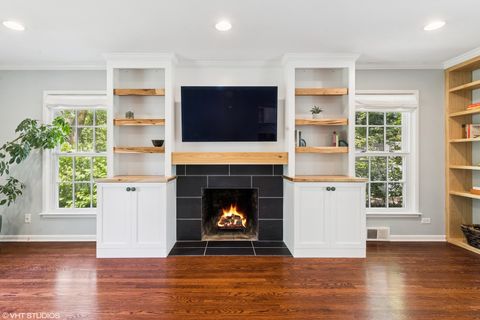 Tiny photo for 220 E Elm Street, Wheaton, IL 60189 (MLS # 12394074)