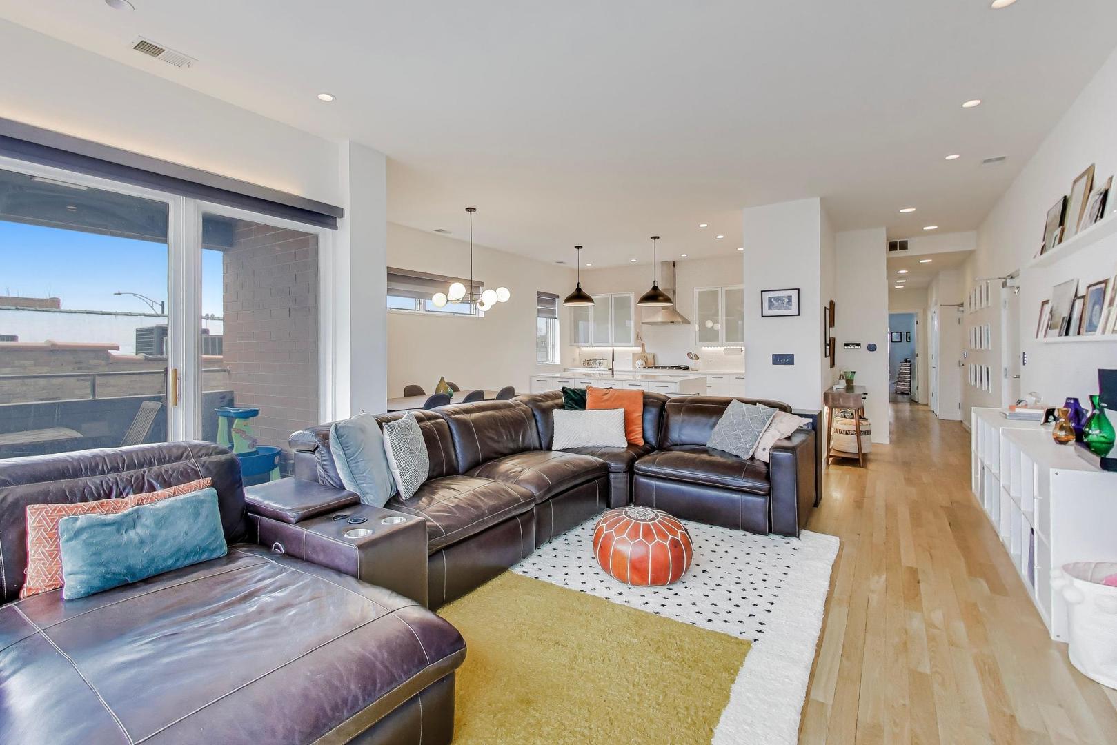 4410 N Troy Street 301